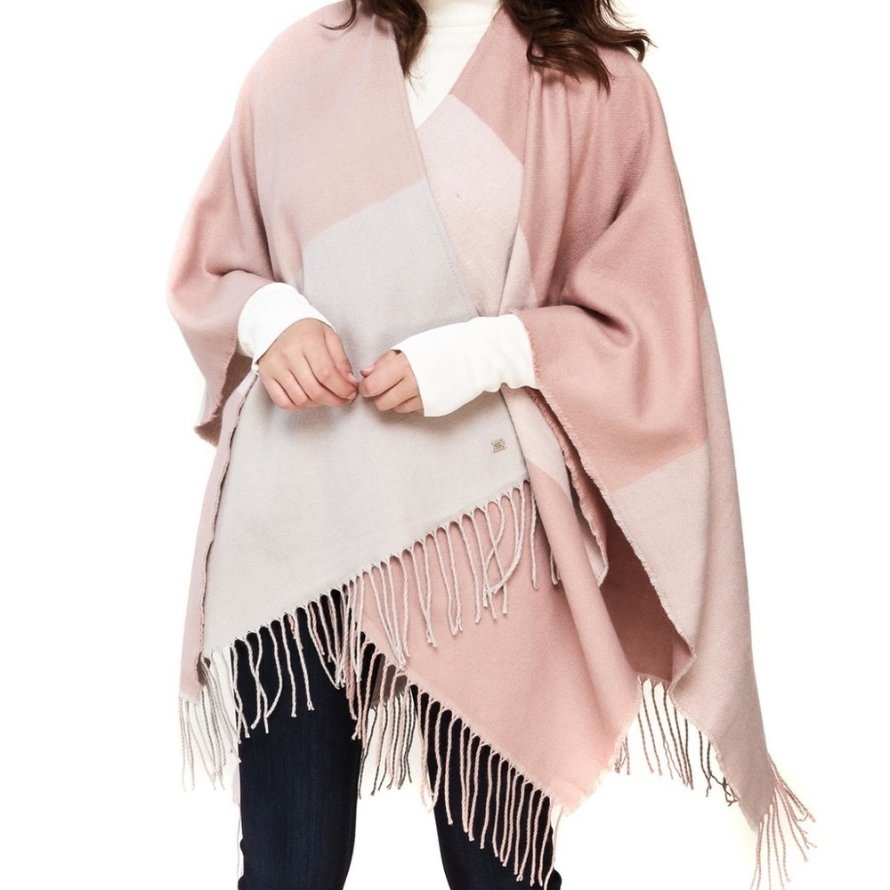 Soia & Kyo Scarf/Cardigan Wrap W/ Fringe OS